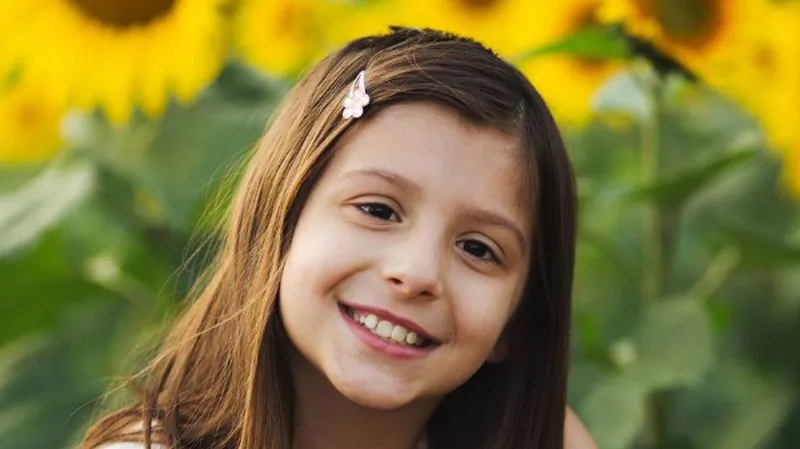 The U.S. Secret Service hand-delivered a letter to a 10-year-old girl battling a brain tumor. (Team Oliviah / Facebook)