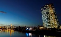 ECB Ends Crisis-Fighting Bond Buys but Eyes Increasing Risks