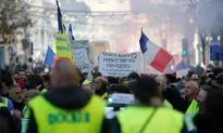 Scuffles With Police in Paris but Protest Largely Peaceful
