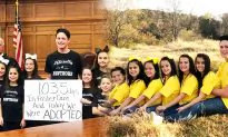 Arkansas Couple Adopts 7 Siblings, and They Say It’s the ‘Best Christmas Ever’