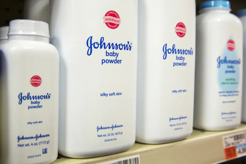 Bottles of Johnson & Johnson baby powder line a drugstore shelf in New York on Oct. 15, 2015.  (Lucas Jackson/File Photo/Reuters)