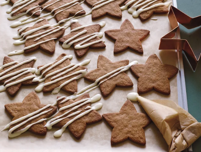 Crisp Gingerbread Stars (Tina Rupp)