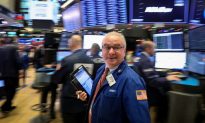 Stocks Dip Ahead of Fed News; Oil Prices Drop