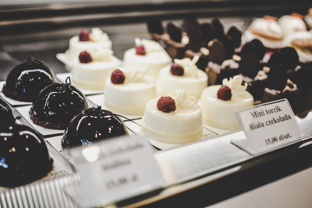 Desserts loaded with sugar can be unhealthy at best, but chocolate offers a treat with benefits. (Katarzyna Grabowska/ Unsplash)