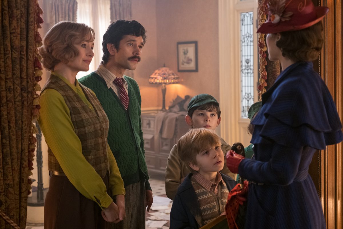 Mary Poppins returns to the Banks's home