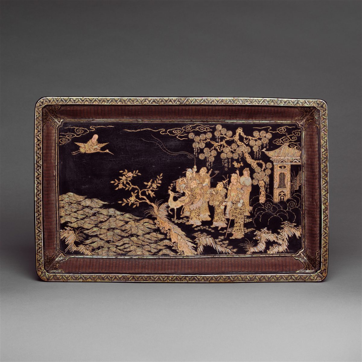 Tray with Immortals figur