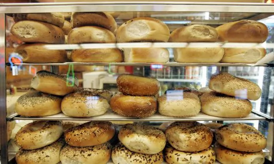 NYC Corrections Officer Sacked Over Poppy Seed Bagel Wins Back His Job