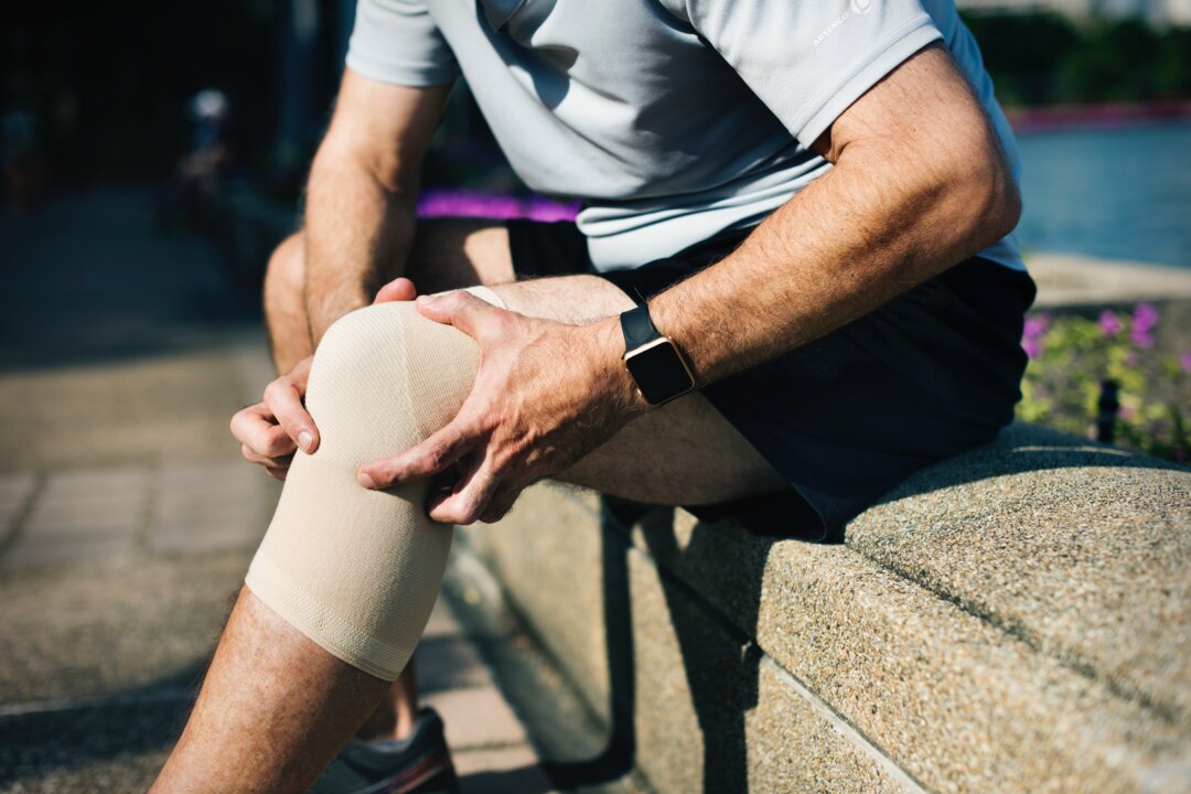 Rates of knee replacement surgeries have skyrocketed, with younger patients now undergoing the procedure with questionable, and sometimes dangerous, results. (rawpixel/Unsplash)