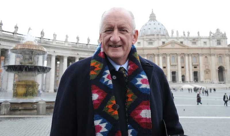 Tim Fischer, a former Australian deputy Prime Minister during the Howard Government, in front of St Peter's Basilica on Feb. 19, 2010. (Andreas Solaro/AFP/Getty Images)