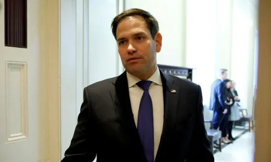 US Lawmakers Unveil Bipartisan Bill in Senate to Stop China Tech Threats