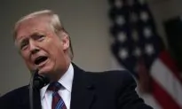 CNN Reporter Gets Microphone Taken Away After Ignoring New White House Rules