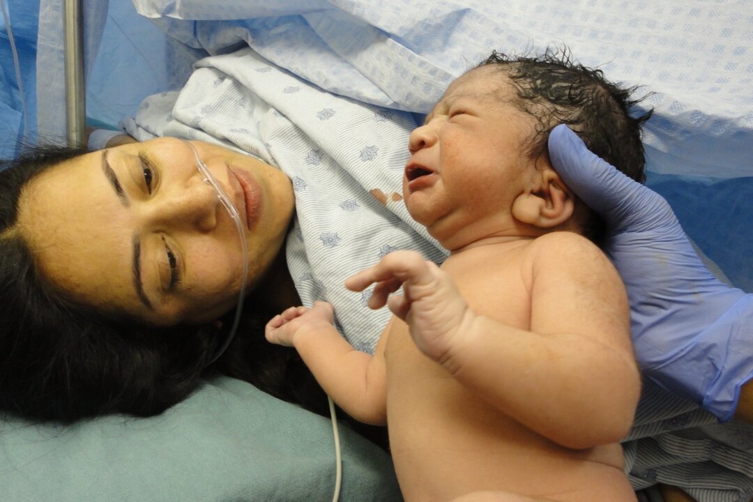 Childbirth is one of the most important moments in a family's life, often presided over by an ad hoc and shifting team. Now a project aimed at reducing C-sections is proving it can be done better. (Pixabay)