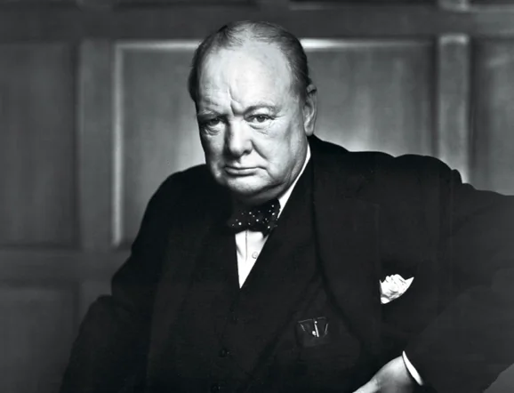 Portrait of Winston Churchill by Yousuf Karsh. (LIBRARY AND ARCHIVES CANADA, E010751643)