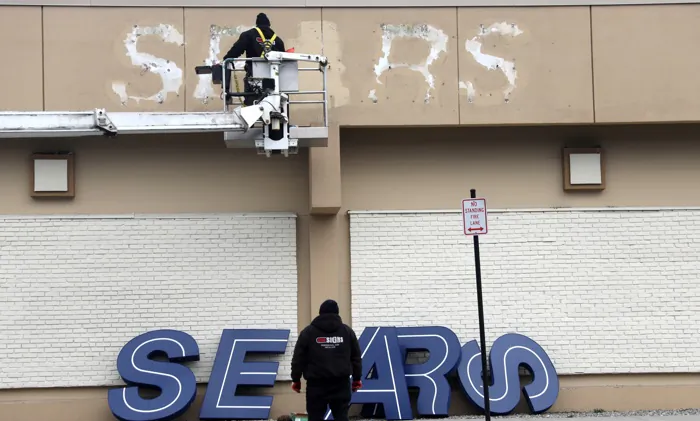 Outside of a Sears department store one day after it closed as part of multiple store closures by Sears Holdings Corp. in the United States in Nanuet, N.Y. on Jan. 7, 2019. (Mike Segar/Reuters)