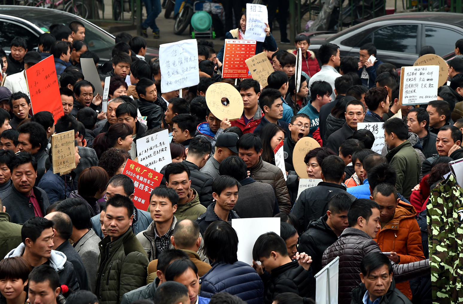 China Faces Youth Unemployment Crisis as Record 10 Million Fresh Graduates to Enter Job Market - Vimarsana News