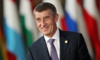Czechs Demand PM Babis Quit in Biggest Protest Since Communist Era