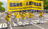 Chinese Activists Connect With Universal Message in Article by Founder of Falun Gong