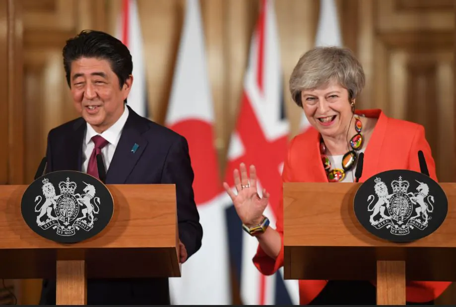 British Prime Minister Theresa May and Japanese Prime Minister Shinzo Abe hold a news conference after a bilateral meeting in London, Britain Jan. 10, 2019. (Stefan Rousseau/Pool via Reuters)