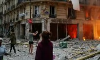 Gas Explosion Rocks Central Paris Shopping District, 9 Injured