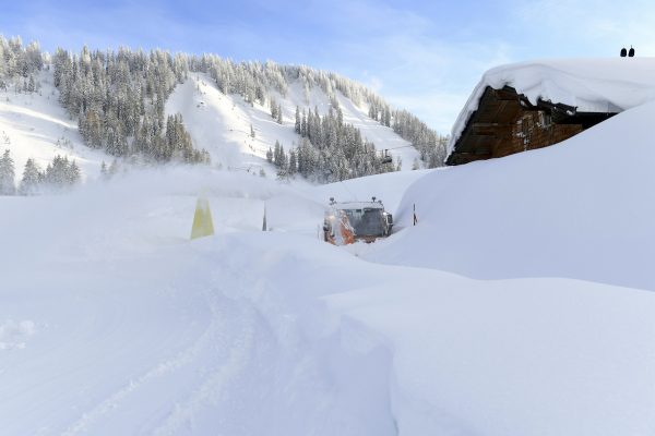 snow blower works on road