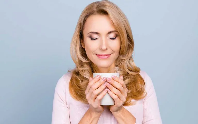 Make your own delicious, and nutritious high-power energy drink for a fraction of the cost.  (iStock)
