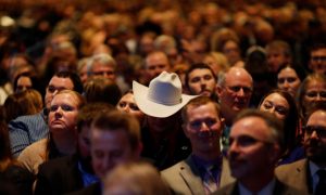 Trump Pays Visit to Hurting Farmers as China Trade War Continues