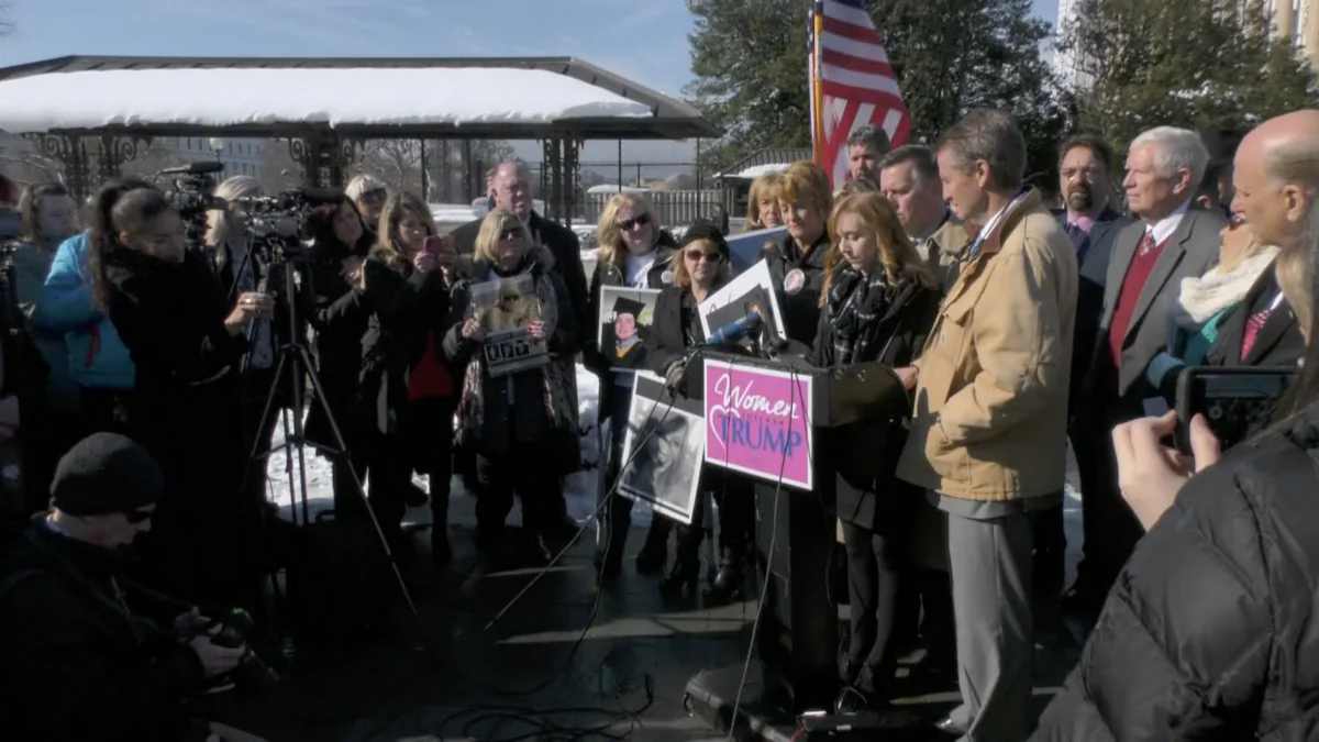 A coalition of angel families, Women for Trump,  congress members, families who have lost loved ones to drug overdoses, war, and 9/11, rallied outside the Capitol in Washington on Jan. 15, 2019, to show their support for President Donald Trump and his request to build a wall on the southwest border. (York Du/NTD)