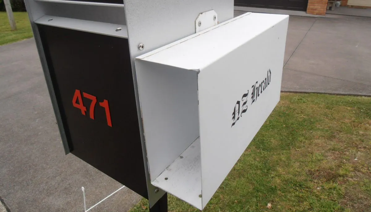 NZ Herald letter box in New Zealand. (sarang [Public domain], from Wikimedia Commons)
