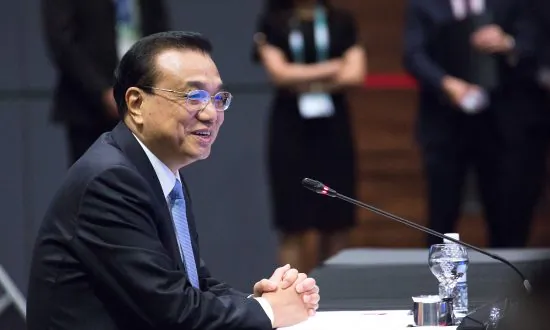 Chinese Economy Faces Increasing Downward Pressure, Premier Warns