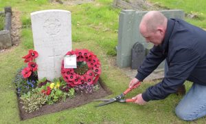 Man in England Tends Mysterious Australian WWII Vet's Grave for 25 Years and Uncovers His Story