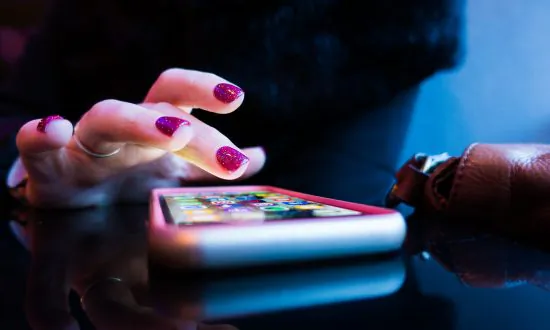 13 Ways to Protect Yourself From Your Cellphone