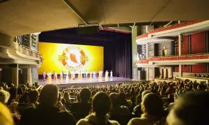 Woman Dreamed of Seeing Shen Yun for 10 Years