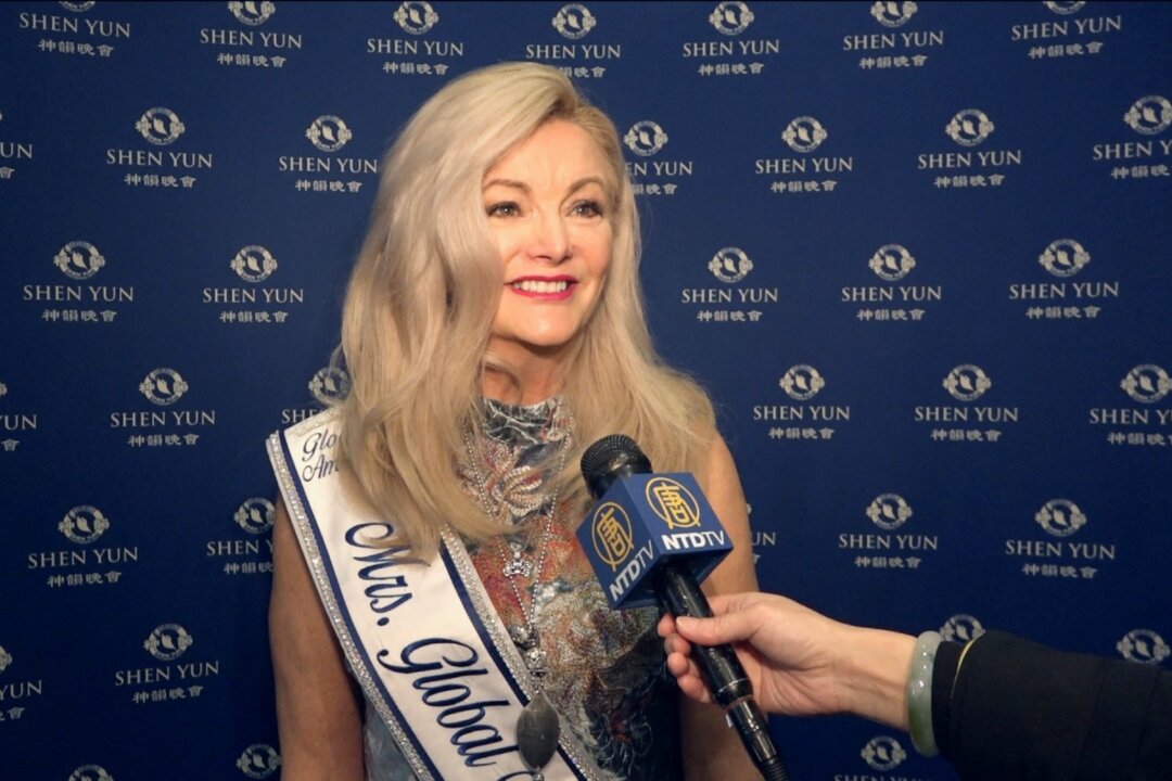 Rhonda Howdyshell, Mrs. Global America 2019, enjoyed Shen Yun at the George Mason University Center for the Arts Concert Hall in Fairfax, Virginia, on Jan. 19, 2019. (NTD Television)