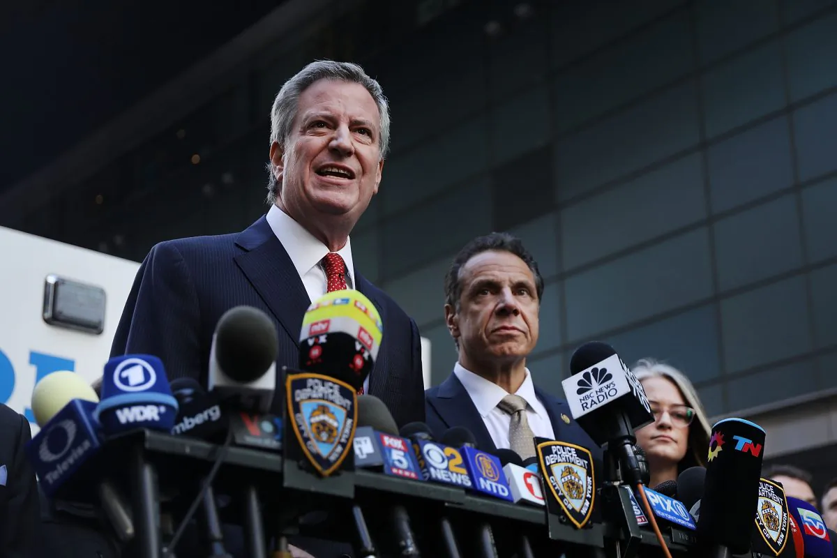 New York City Mayor Bill de Blasio speaks at a press conference with Governor of New York Andrew Cuomo (R) in New York City on Oct. 24, 2018. (Spencer Platt/Getty Images)
