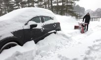 Videos of the Day: Winter Storm Dumps Snow, Ice Across Midwest and Northeast US