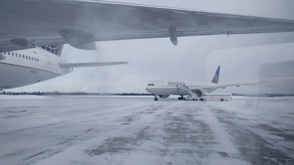 Passengers aboard a United Airlines flight from Newark, New Jersey, to Hong Kong were left stuck on the ground for more than 14 hours in frigid weather with a dwindling supply of food on Jan. 20th, 2019. (CNN)