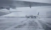 Passengers Stuck on United Flight in Frigid Cold for More Than 14 Hours