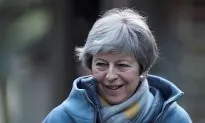 Theresa May Tries to Solve Irish Border Riddle, Refuses to Rule Out No-Deal Brexit