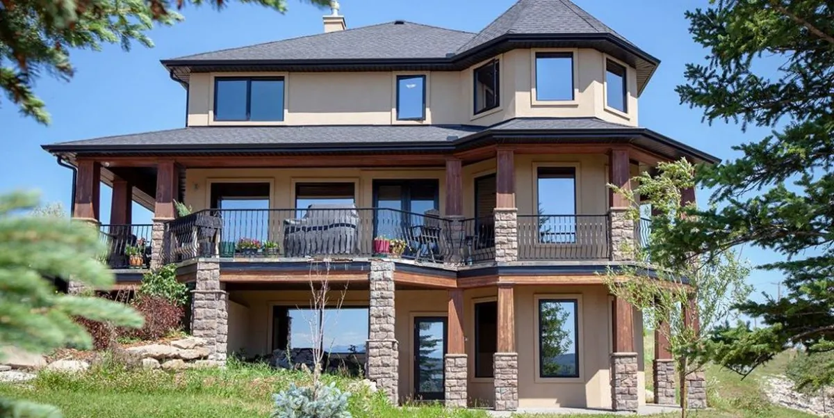 After trying to sell her rural property for about five months, a Canadian womam said she would give her home as a prize if they enter an essay-writing contest. (Facebook - Write a Letter; Win a House)