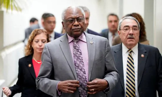 House Democrats Subpoena Azar, Redfield in CDC Probe