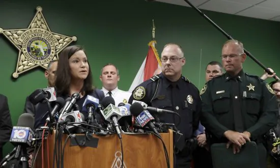 Florida Attorney General Files Amicus Brief Over Vaccine Mandates
