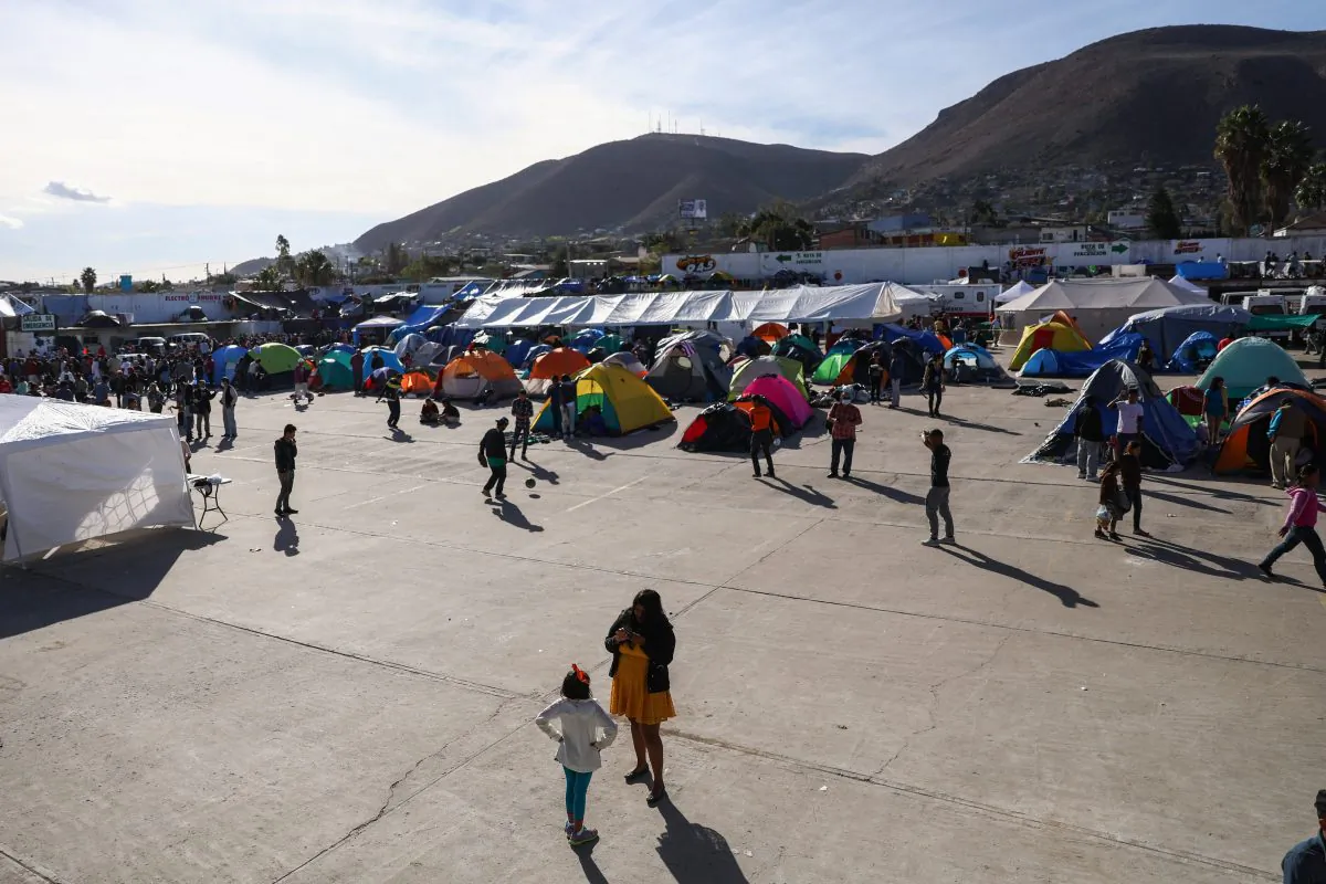 A migrant camp situated 10 miles from the U.S. border, fills up with Central American migrants in Tijuana, Mexico, on Dec. 2, 2018. (Charlotte Cuthbertson/The Epoch Times)