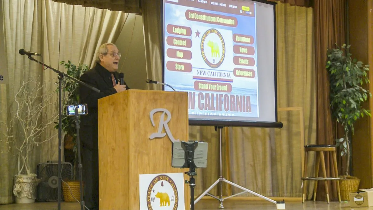 Paul Preston, president of New California State, addresses the concerns and goals for the event at Roseville Veterans Memorial Hall in Roseville, Calif., on Jan. 26, 2019. (Nancy Han/NTD)