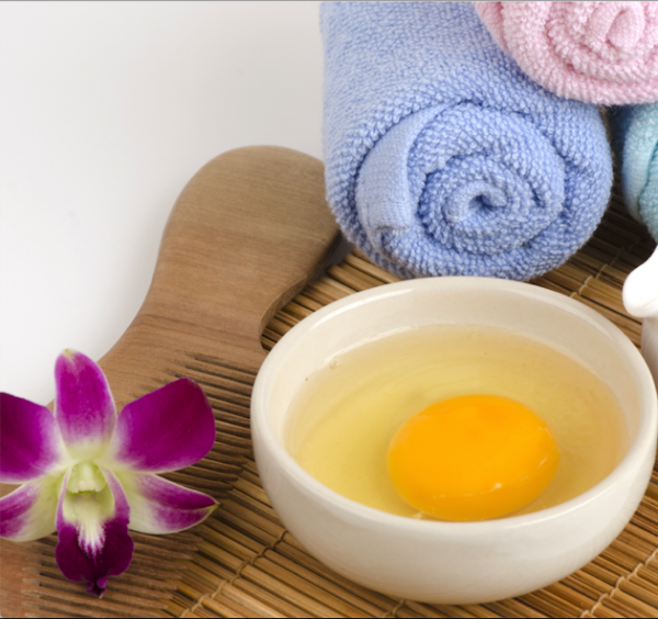 wash hair with raw egg