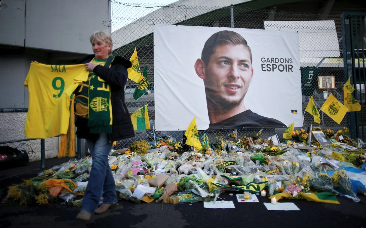 Tributes for Emiliano Sala left outside the Stade de la Beaujoire - Louis Fonteneau in Nantes, France, on Jan. 30, 2019. (Reuters/Stephane Mahe)
