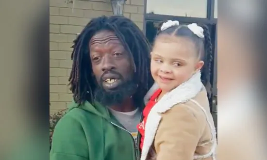 Duet of Homeless Man and Girl With Down Syndrome Goes Viral