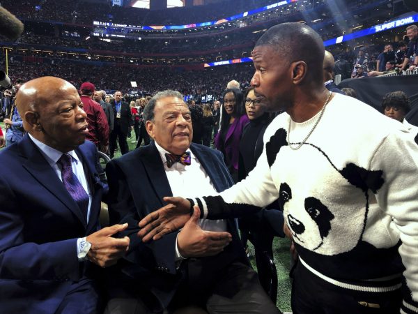 Jamie Foxx shook hands