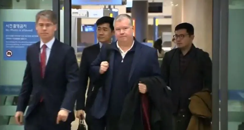 Stephen Biegun arriving at Incheon International Airport on Feb. 3, 2019. (Screenshot/Reuters)
