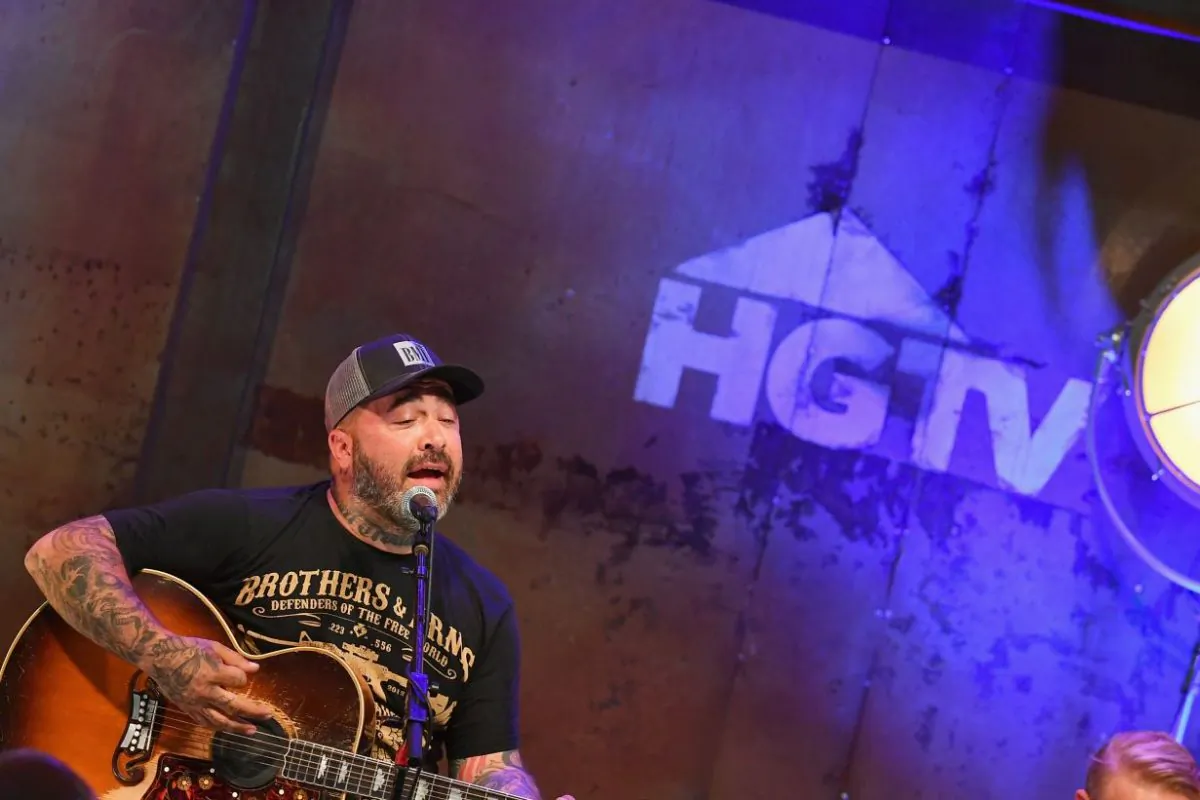 Recording Artist Aaron Lewis performs onstage at the HGTV Lodge during CMA Music Fest in Nashville, Tennessee, on June 11, 2016. (Jason Davis/Getty Images for HGTV)