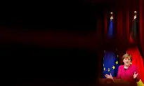 Merkel Drops Hint of ‘Creative’ Brexit Compromise
